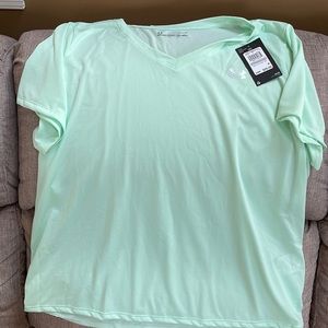 Under Armour 1X v- neck shirt